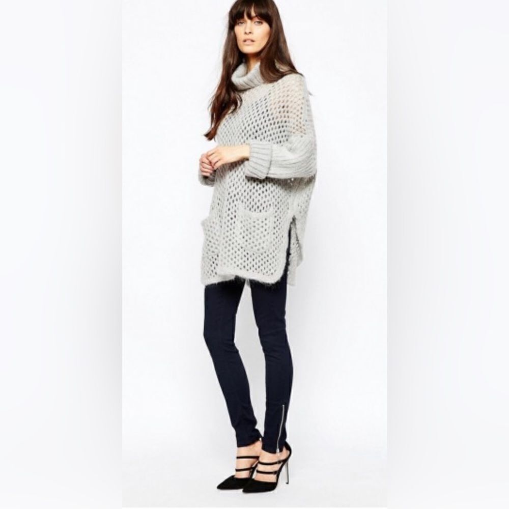 Reiss Fanella wool blend Roll Neck Cape Knit Jumper sweater - Picture 2 of 15
